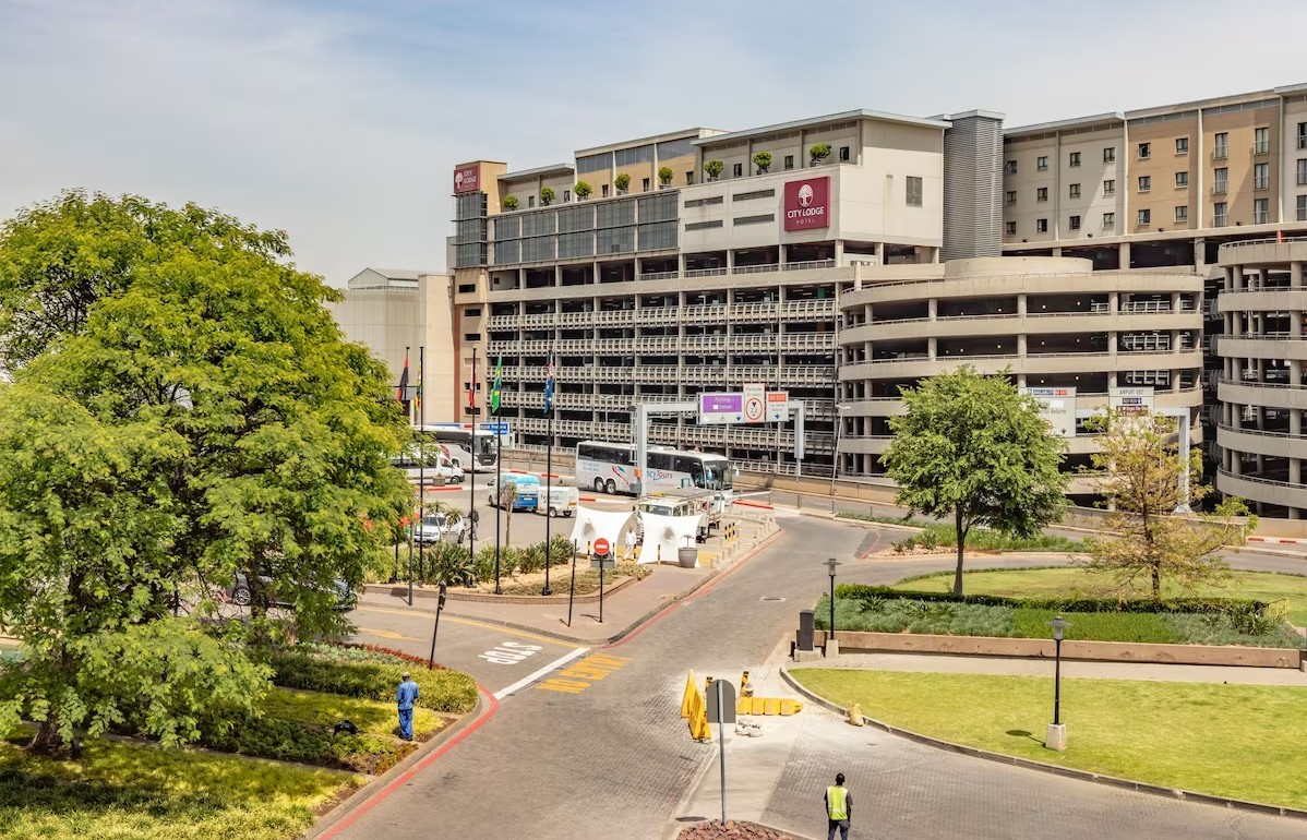 City-Lodge-Hotel-Exterior