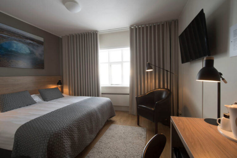 Hotel-Gullfoss-Guest-Room-768x513