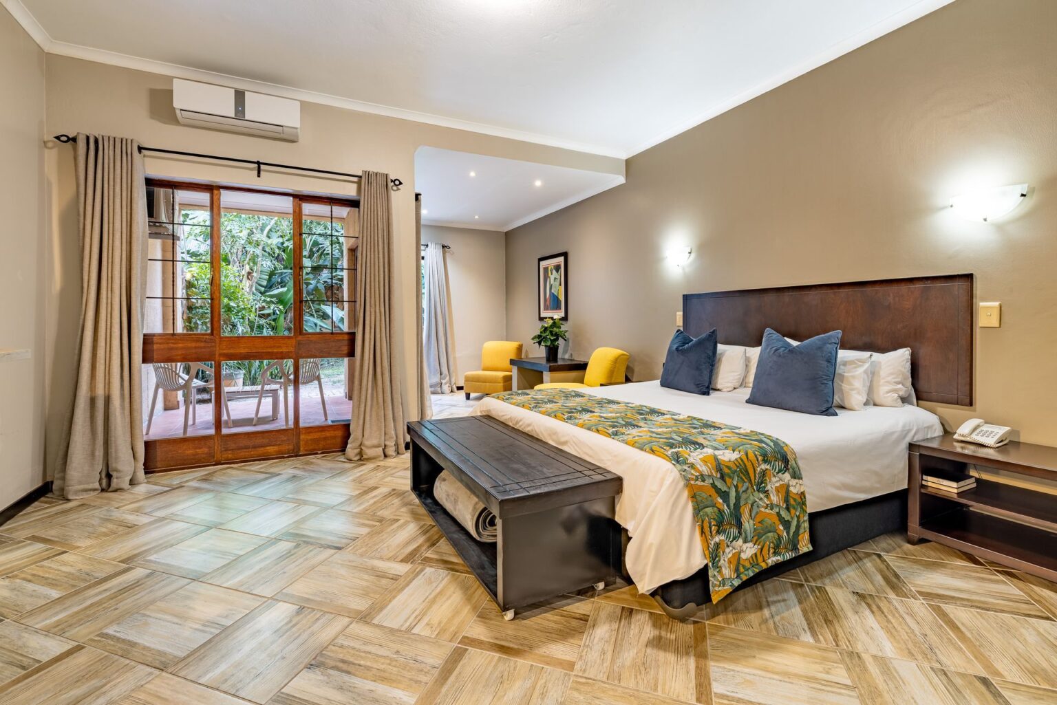 Hotel-Numbi-Garden-Suites-King-1536x1025